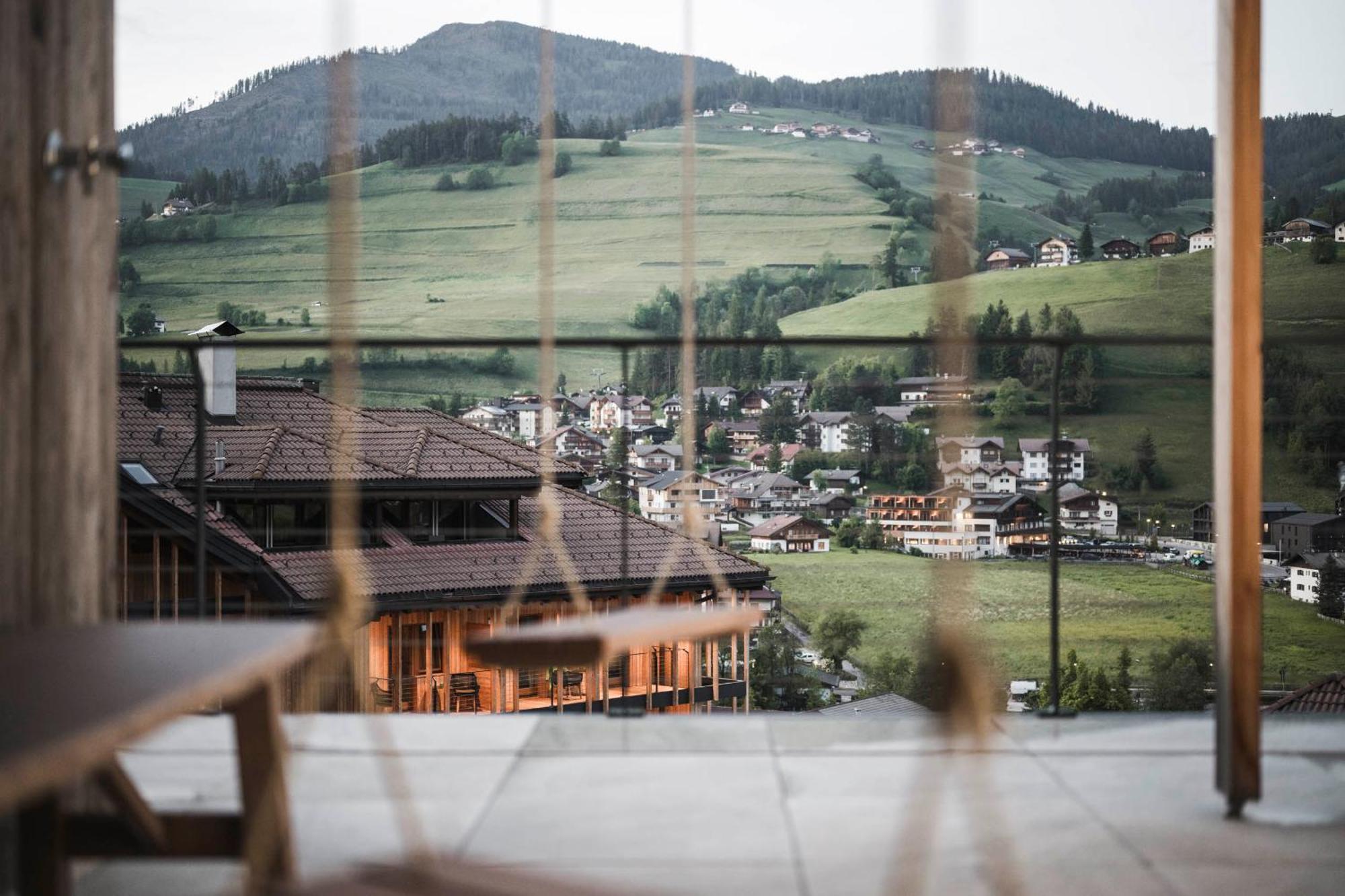 Excelsior Dolomites Life Resort San Vigilio Di Marebbe Exterior photo